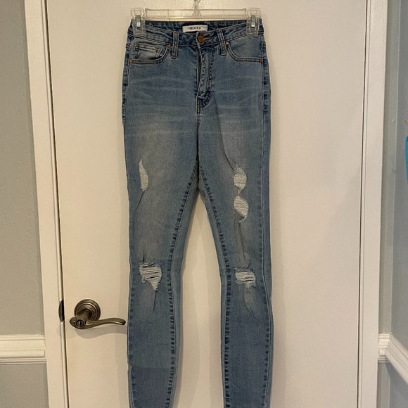 Forever 21 Light Wash Distressed Skinny Jeans - Picture 1 of 4